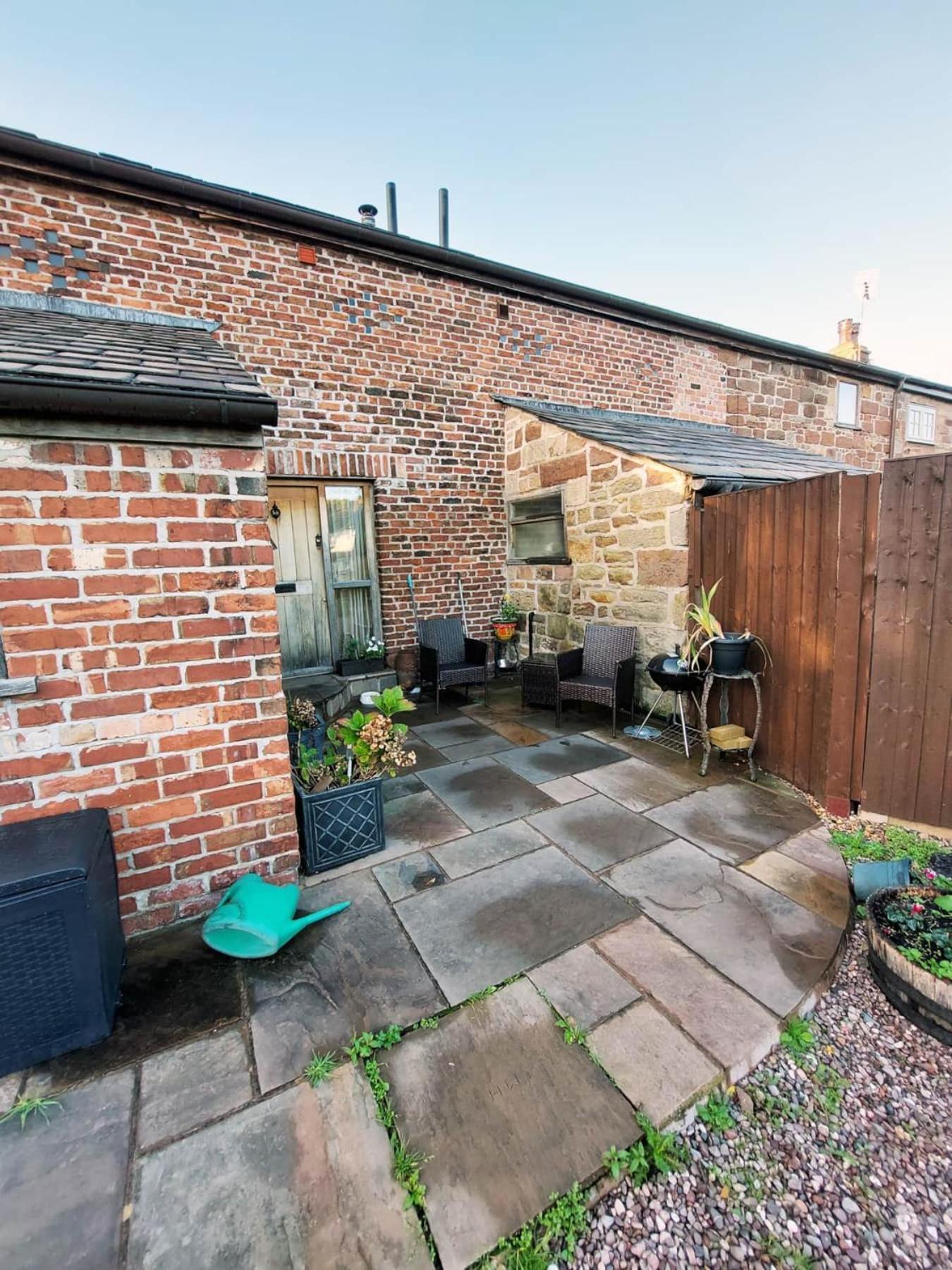 The Old Mill Barn With Hot Tub And Private Use Of Heated Pool Villa Wirral Bagian luar foto
